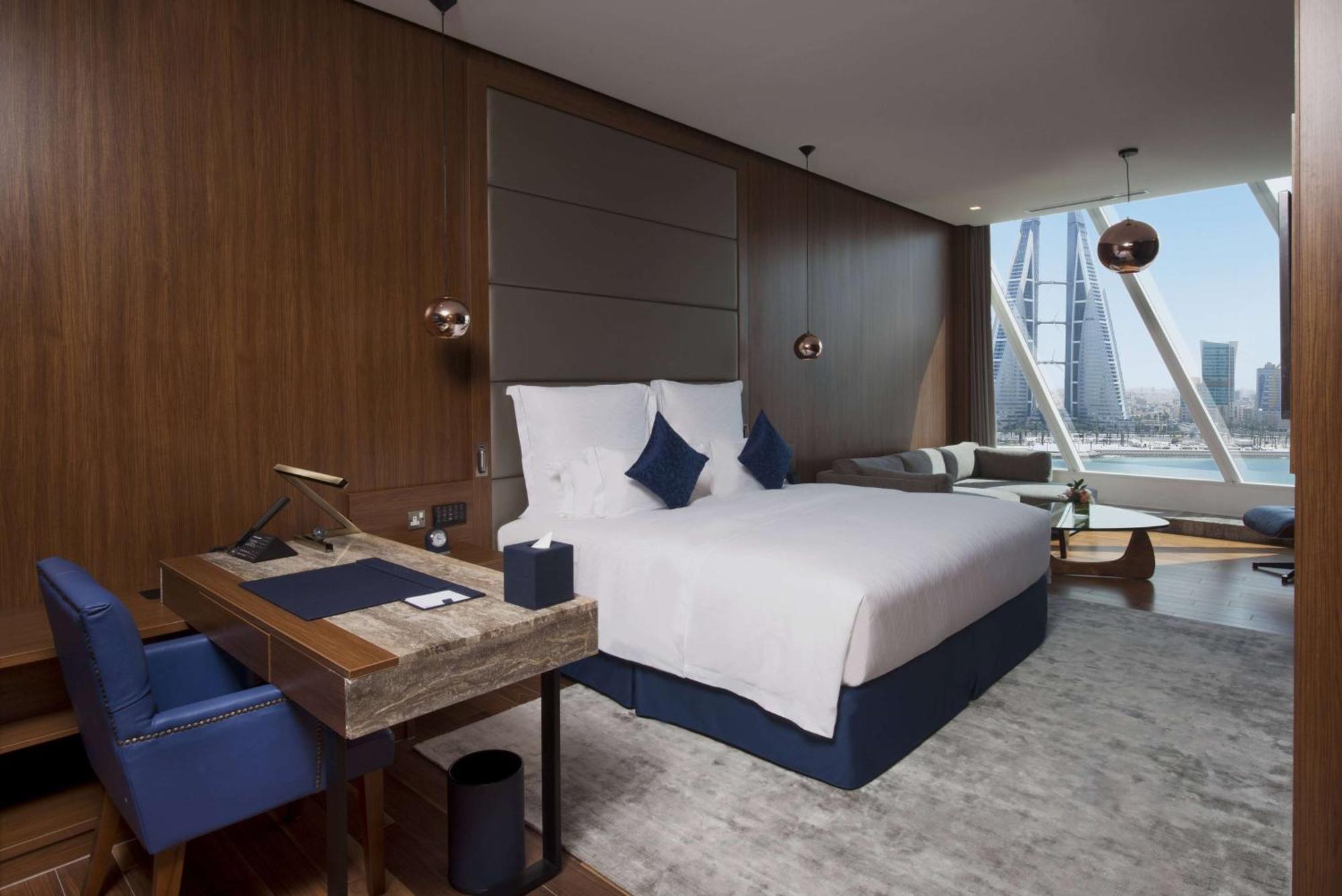 Wyndham Grand Hotel 5*